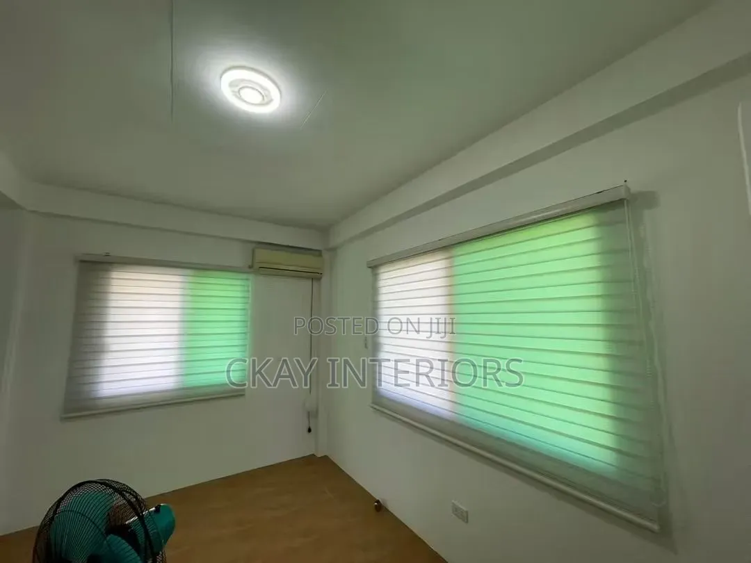 Turn Natural Light Into an Interior Feature With Horizontal Blinds