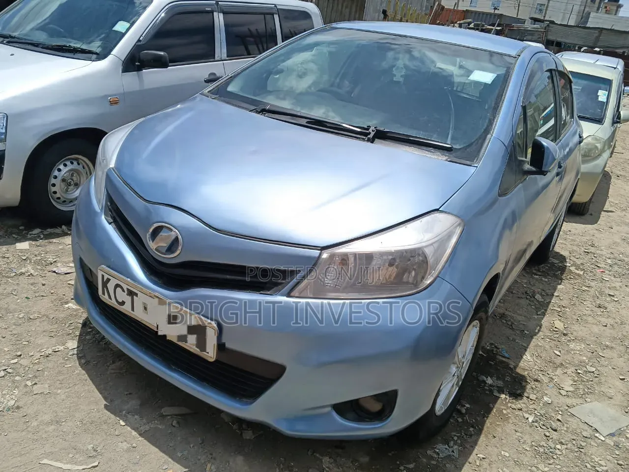 Toyota Vitz 2013