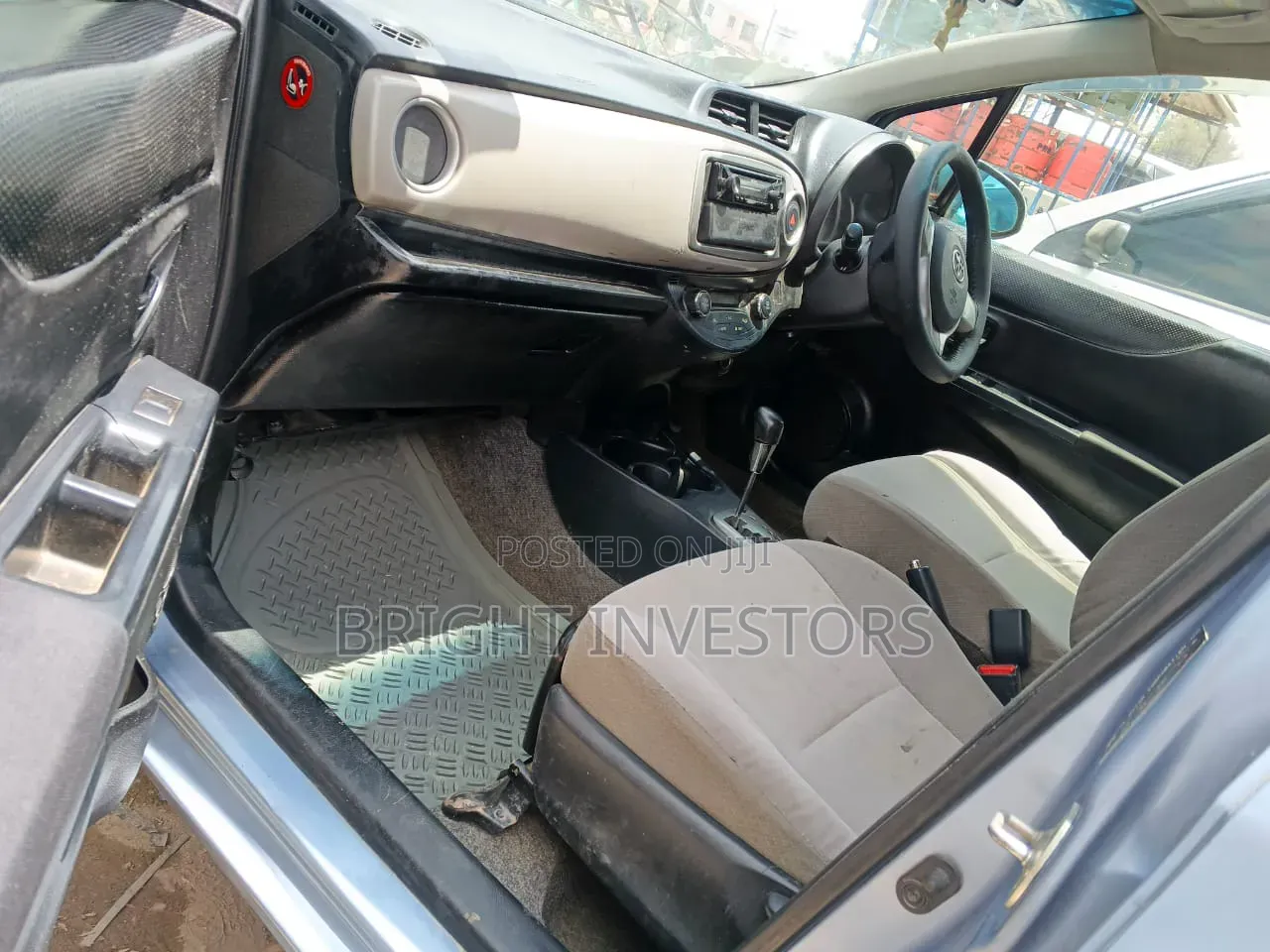 Toyota Vitz 2013