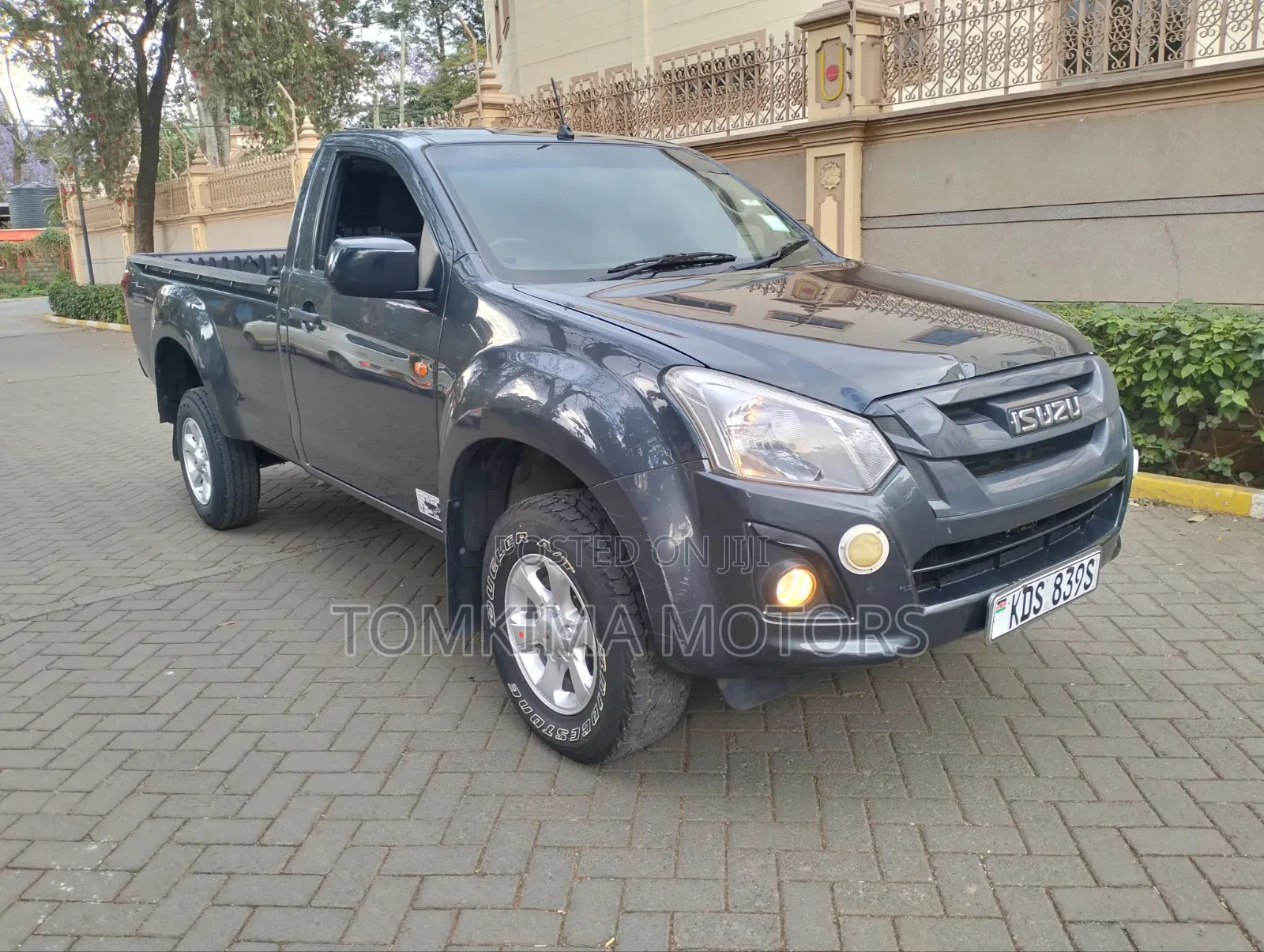 Isuzu D-MAX 2025 Gray