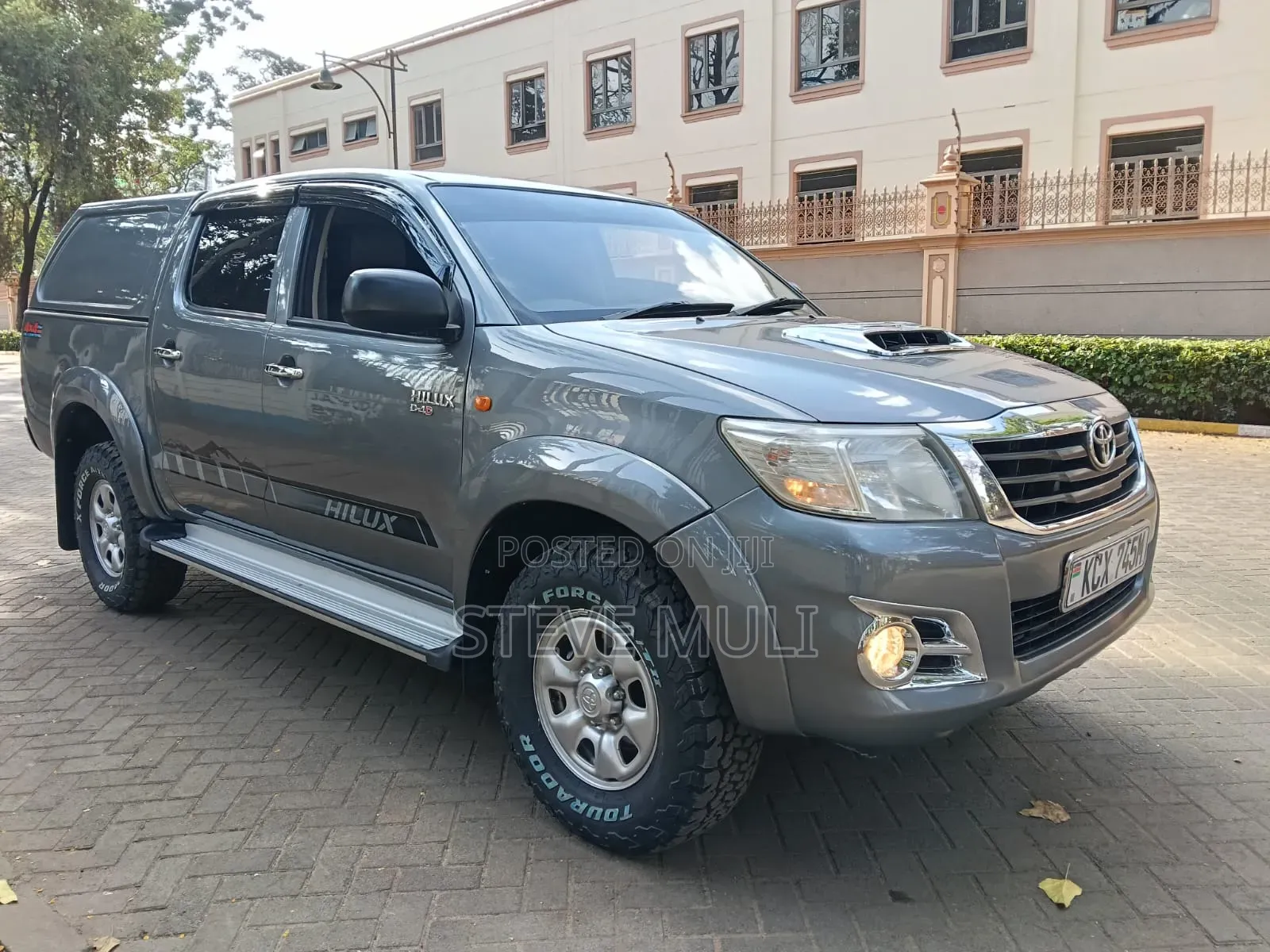Toyota Hilux 2011 Gray
