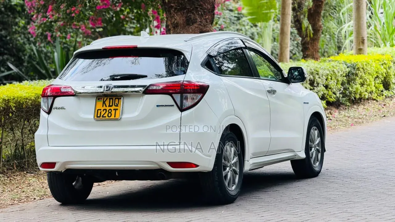 Honda Vezel 2017 White
