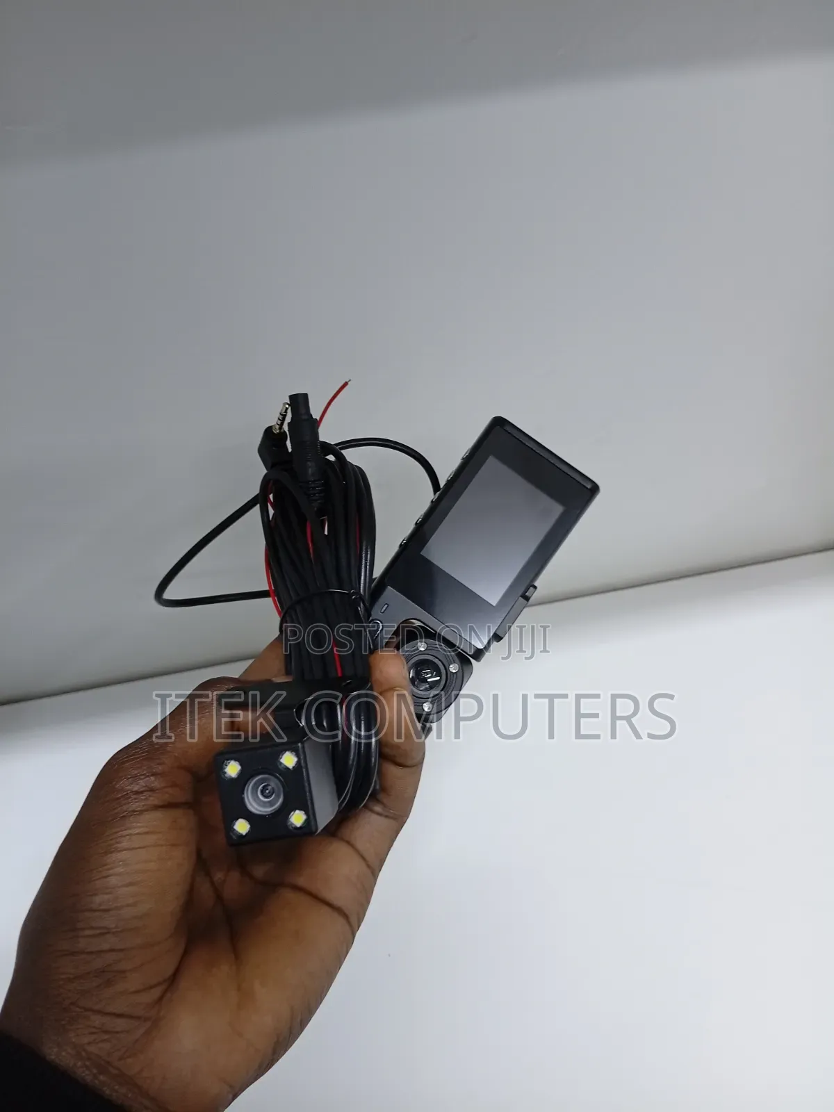 Compact Black Box Traffic Recorder for Everyday Vehicle Security