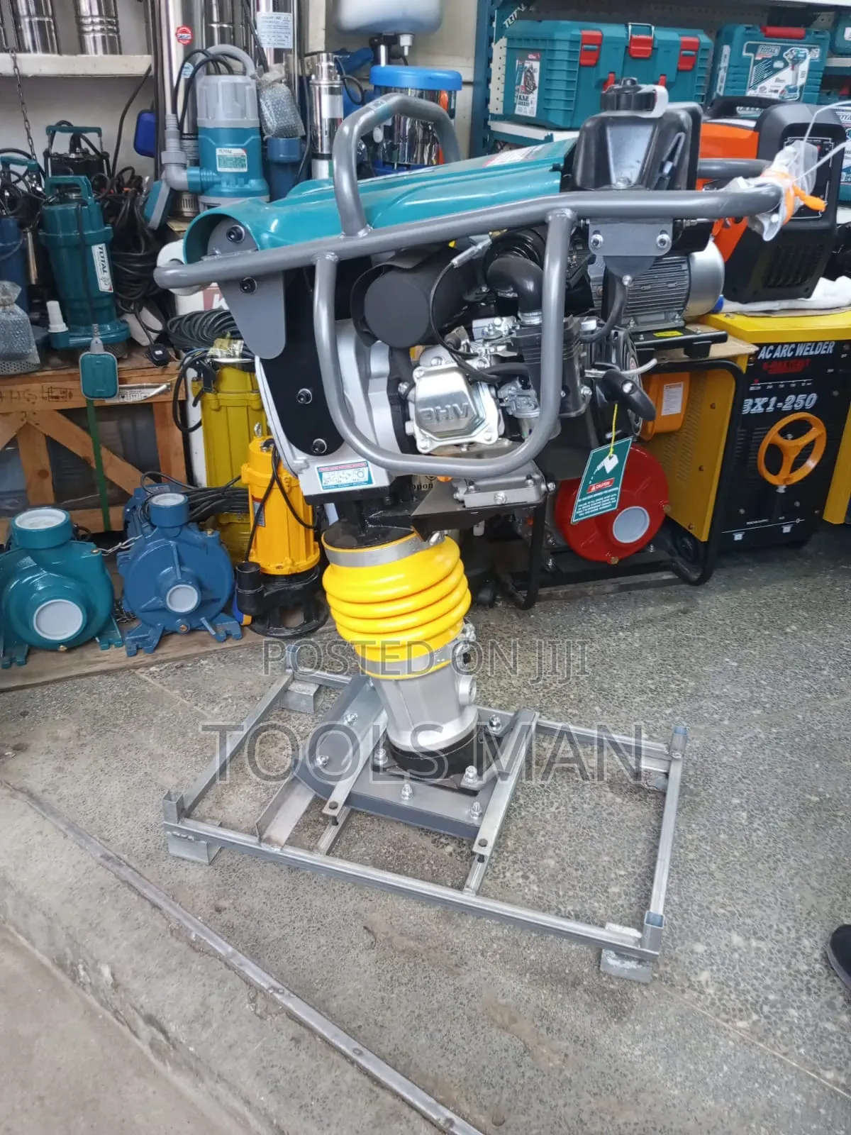 Gasoline Tamping Rammer Total 4800W 6.5HP 79kg.