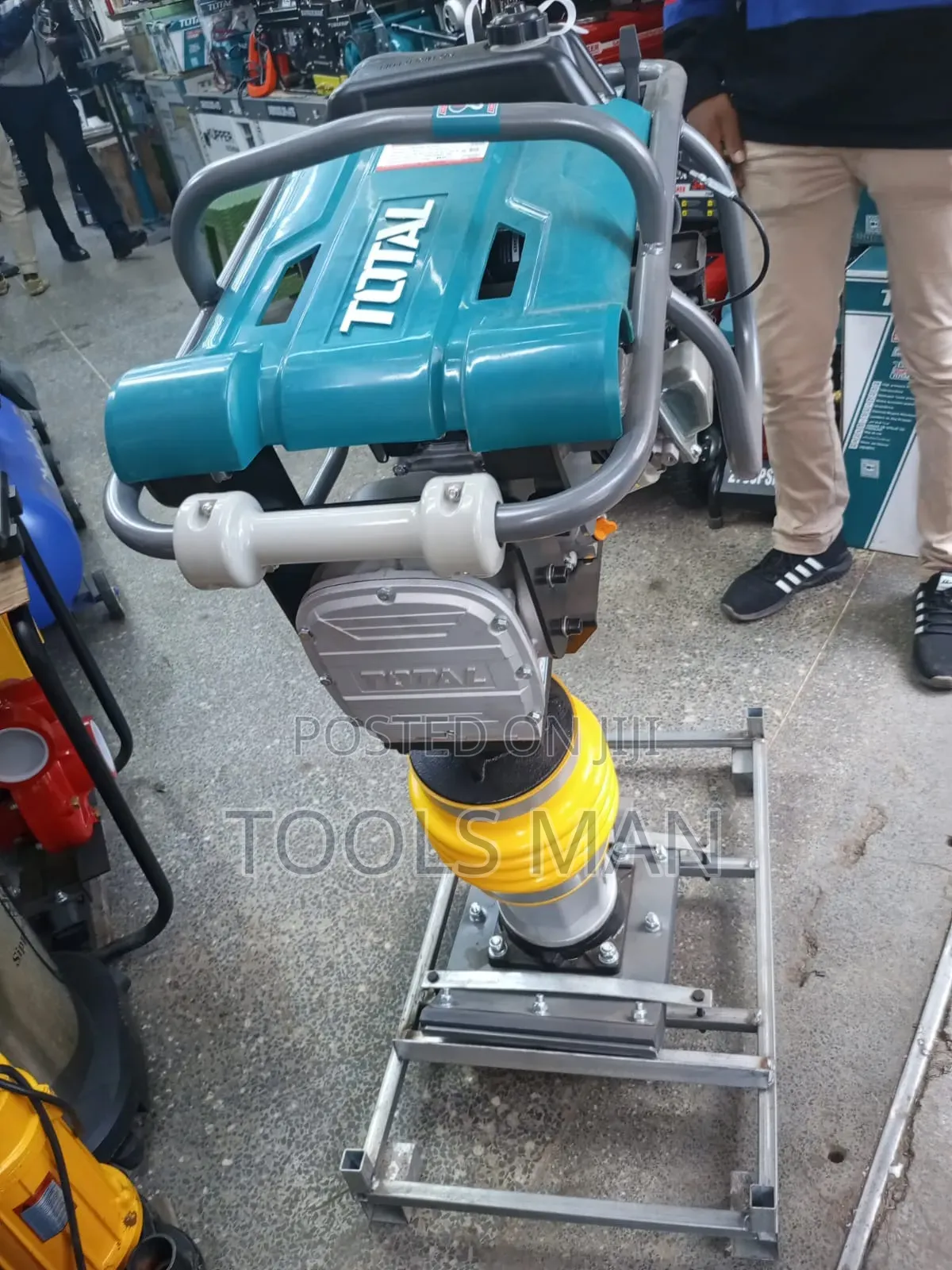 Gasoline Tamping Rammer Total 4800W 6.5HP 79kg.