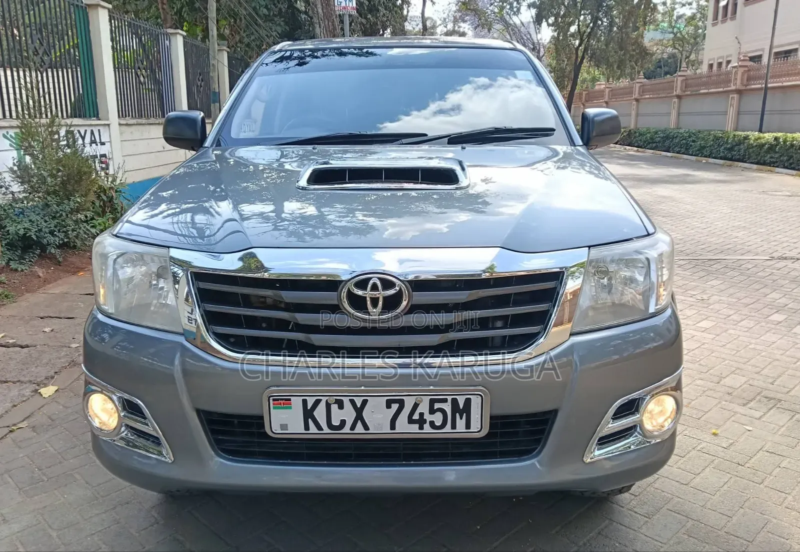 Toyota Hilux 2012 Gray