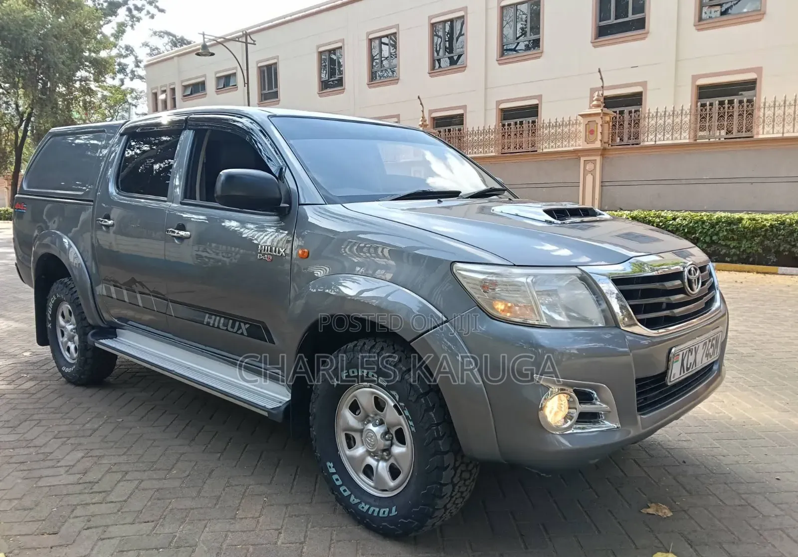 Toyota Hilux 2012 Gray