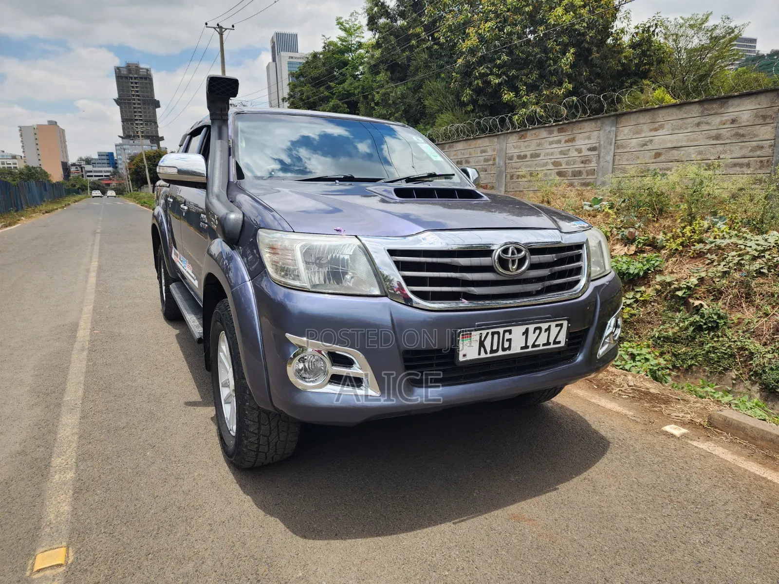 Toyota Hilux 2014 Blue