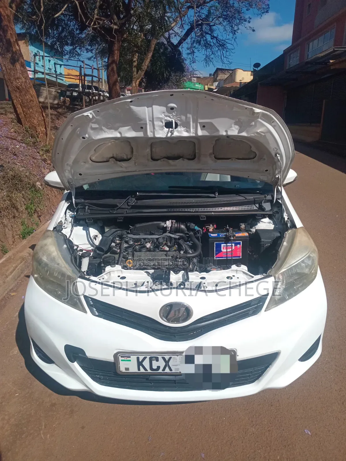 Toyota Vitz 2012 White