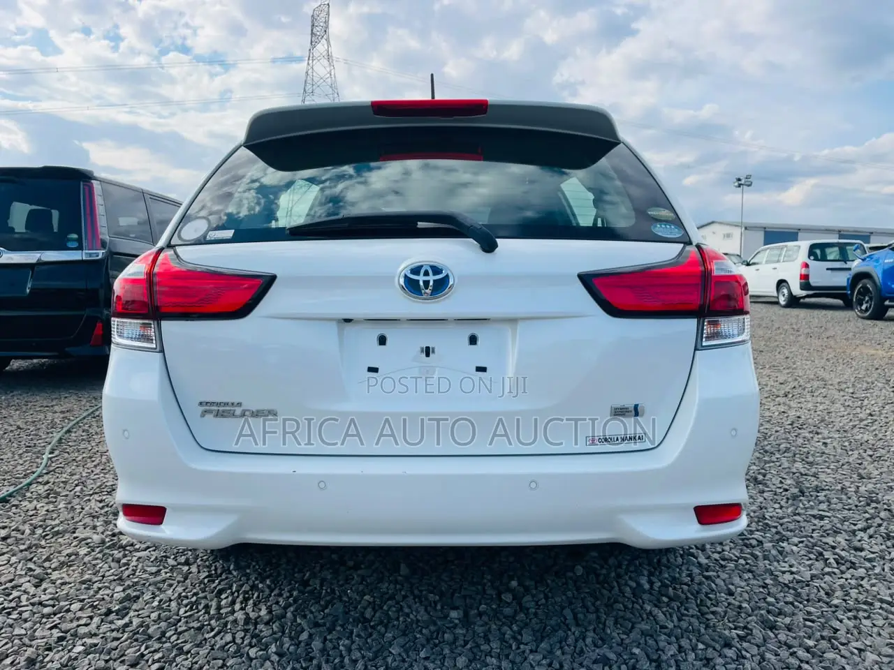 Toyota Corolla Fielder 1.5 Hybrid FWD 2019 White