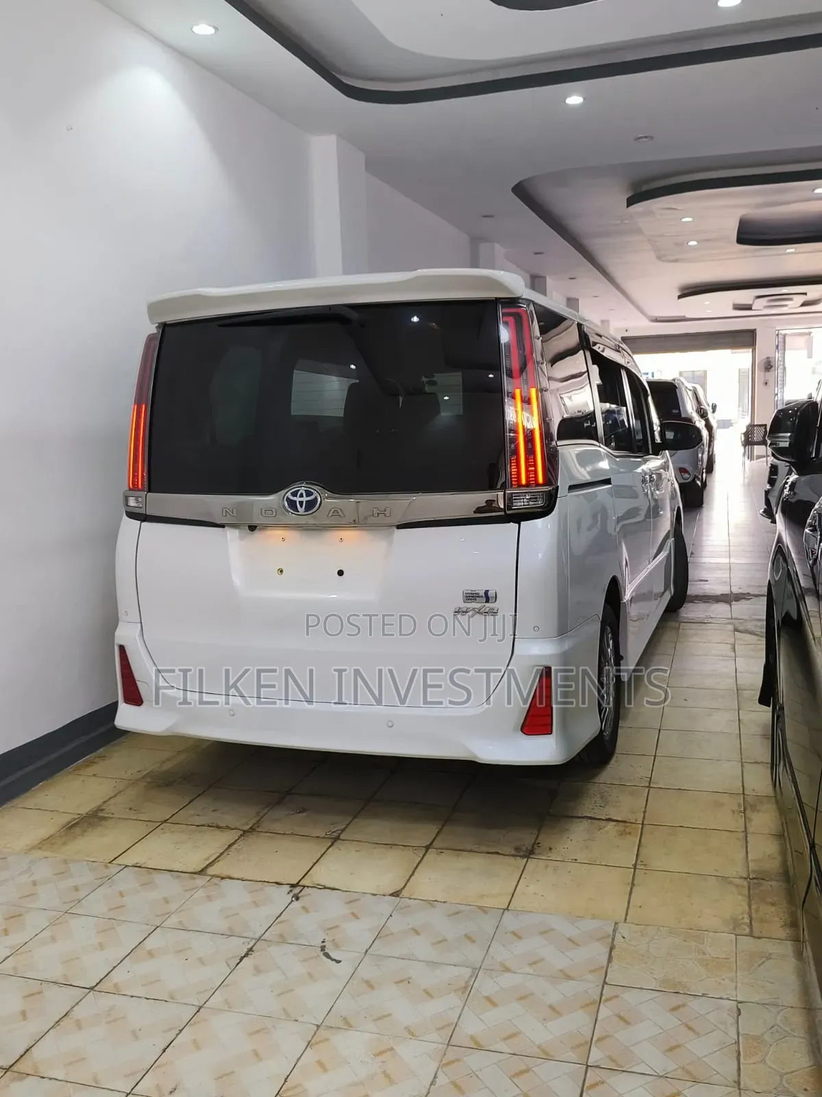 Toyota Noah 1.8 FWD Hybrid (7 seater) 2020 White