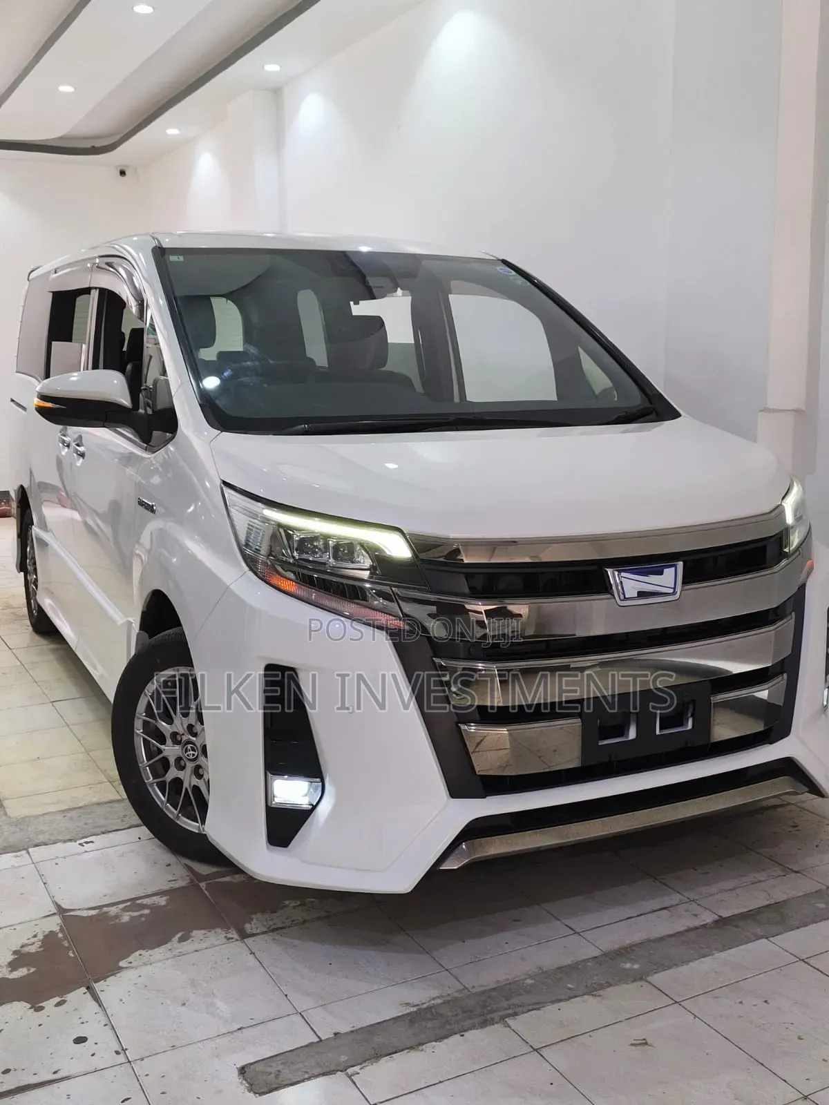 Toyota Noah 1.8 FWD Hybrid (7 seater) 2020 White