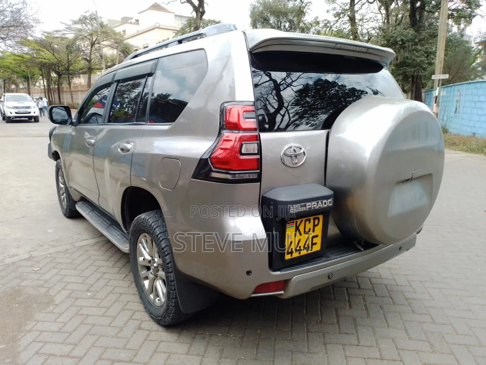 Toyota Land Cruiser Prado 2011 Brown