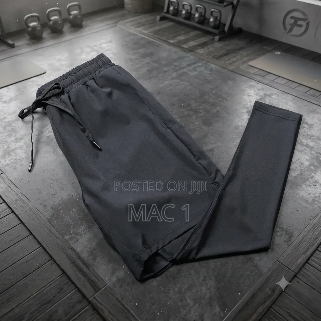Men's Gym & Sports Shorts With Built-in Compression Tights