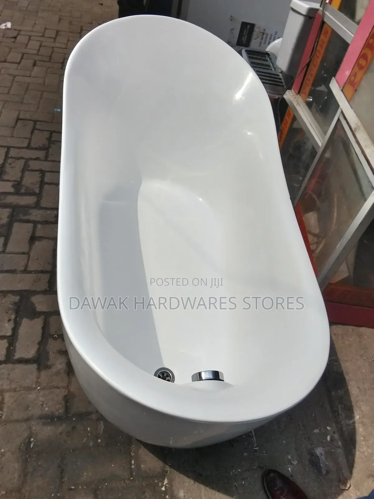 Freestanding Modern Egg Shaped Executive Bathtub