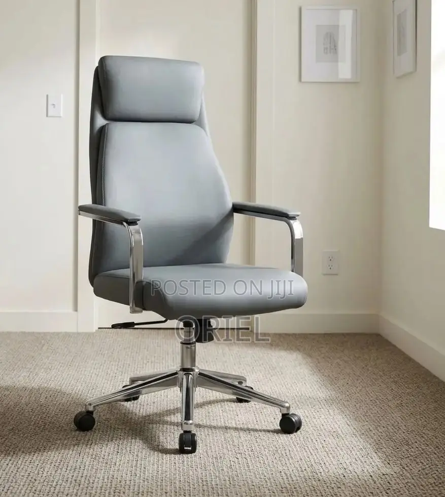 Executive Office Chair : Gray Leather High Back Managerial Chair