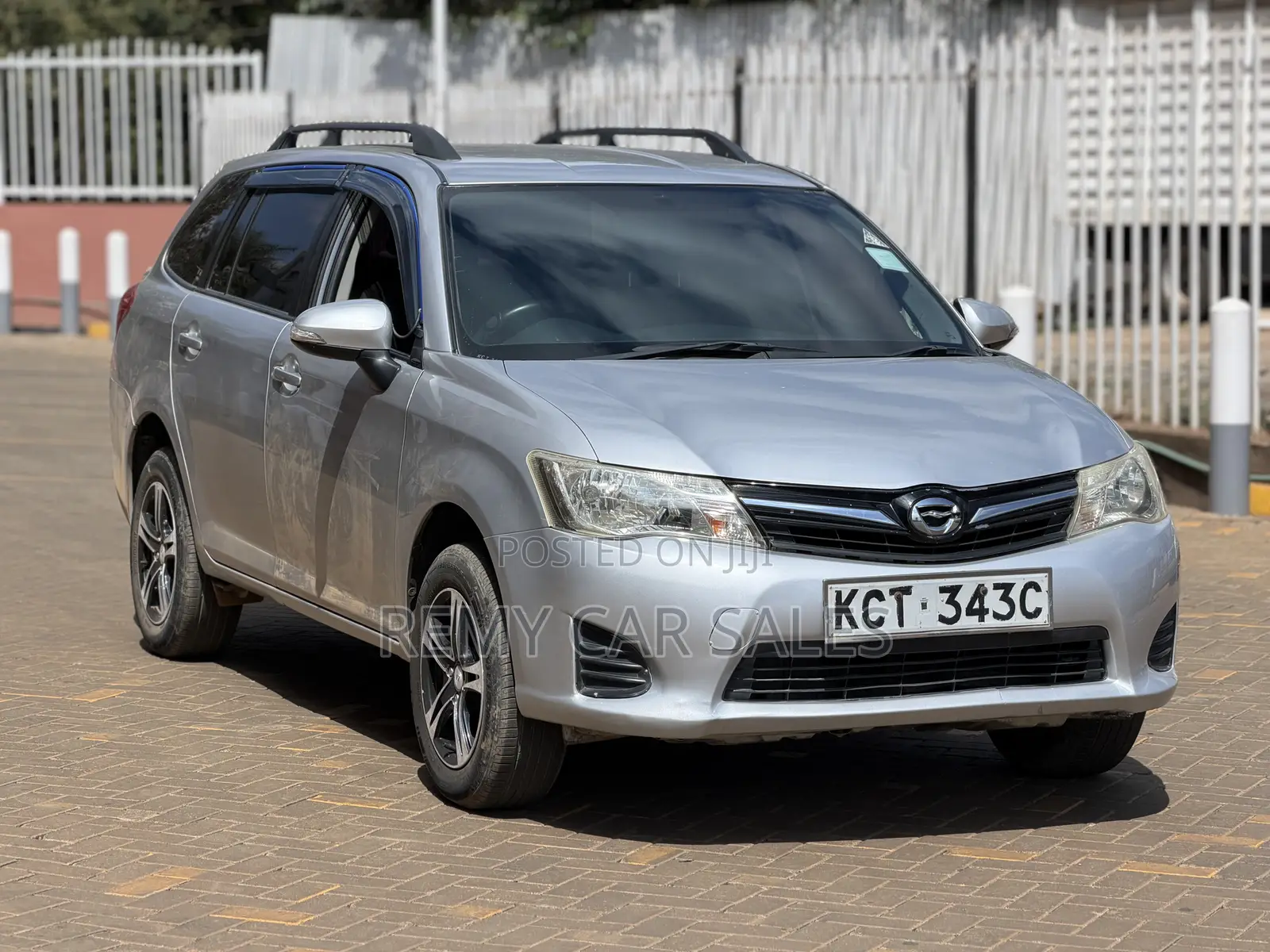 Toyota Corolla Fielder 2013 Silver