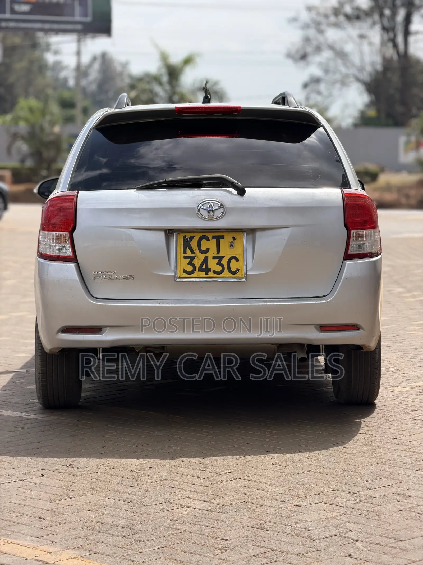 Toyota Corolla Fielder 2013 Silver