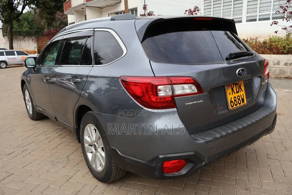 Subaru Outback 2.5i 4dr Wagon AWD (2.5L 4cyl CVT) 2015 Gray
