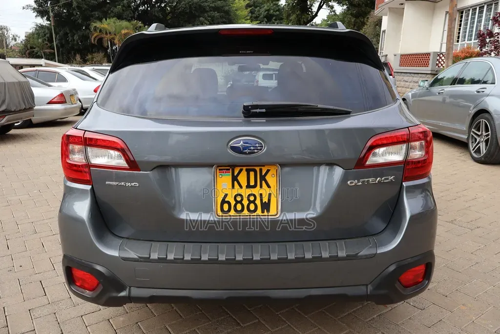 Subaru Outback 2.5i 4dr Wagon AWD (2.5L 4cyl CVT) 2015 Gray