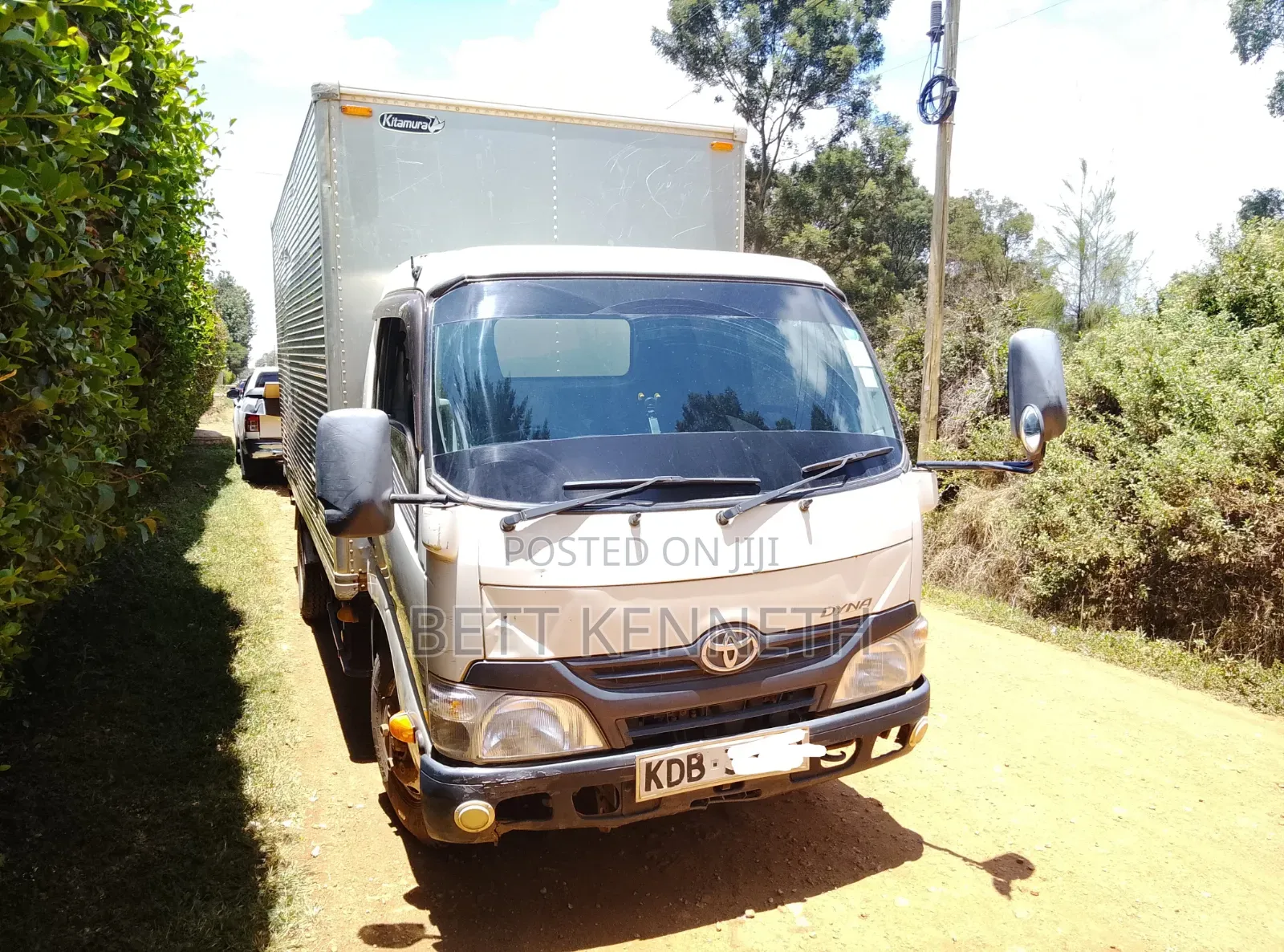 Toyota Dyna 2013 White