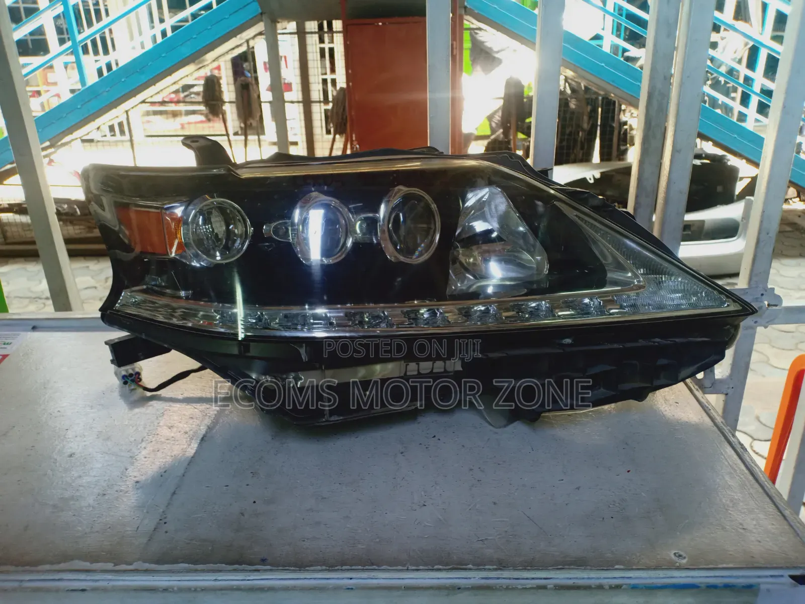 Lexus RX 270/350 Headlight