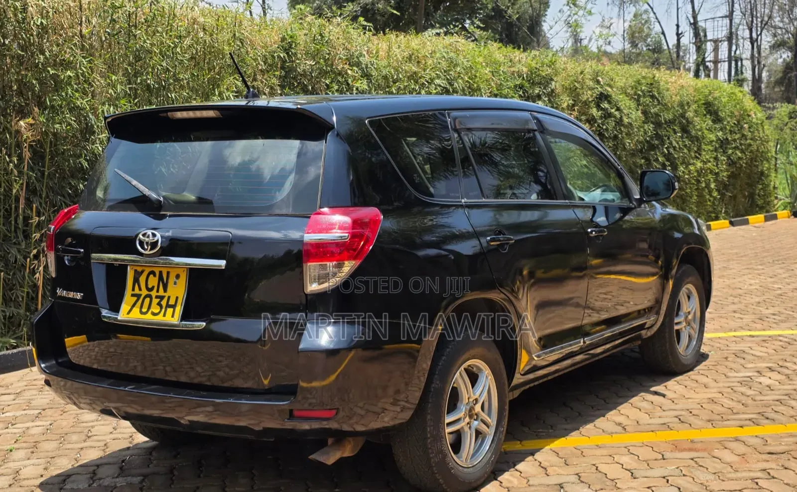 Toyota Vanguard 2010 Black