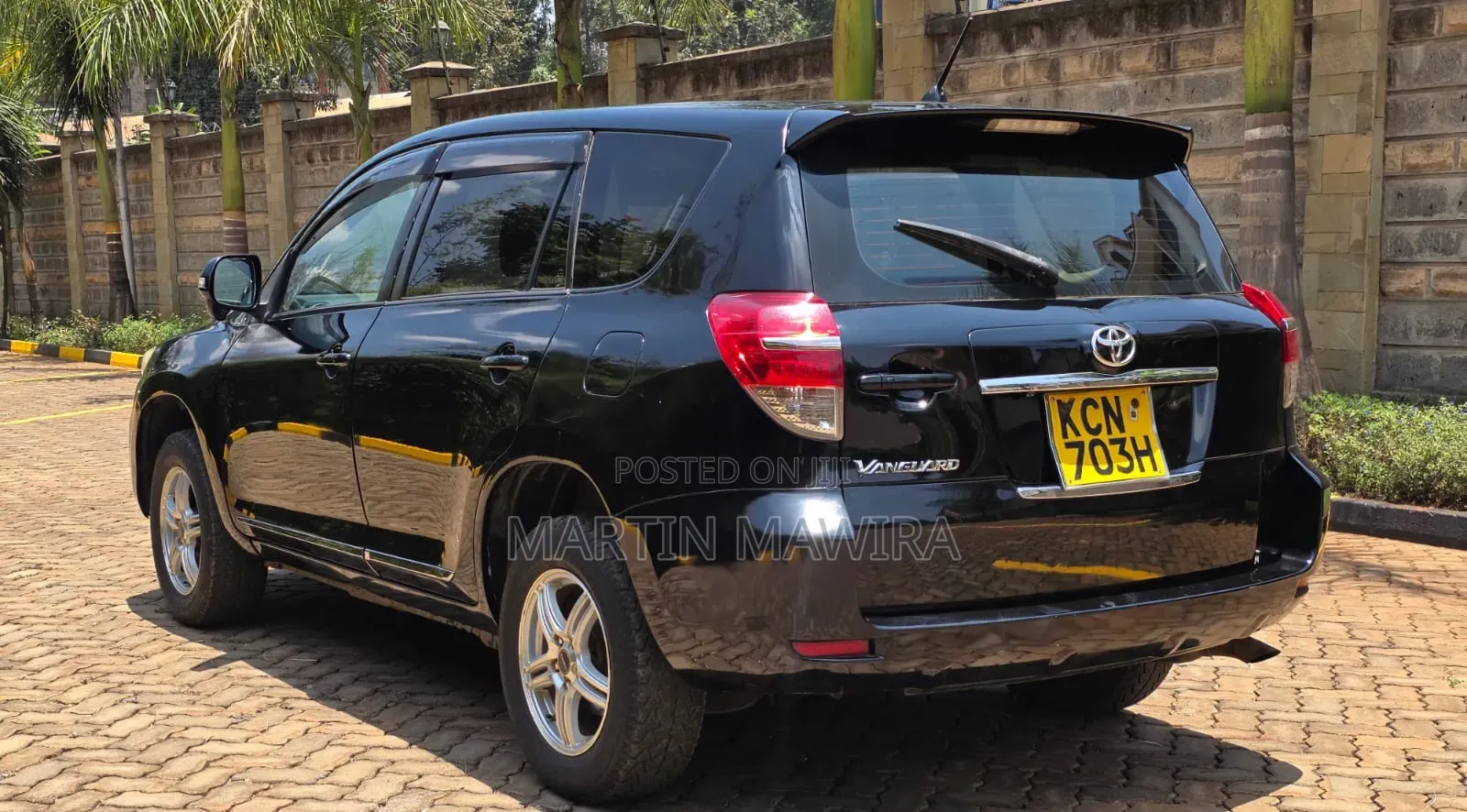 Toyota Vanguard 2010 Black