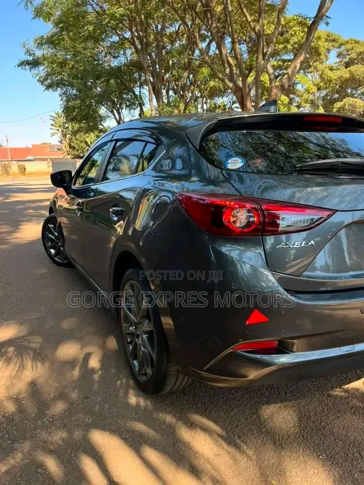 Mazda Axela 2018 Gray