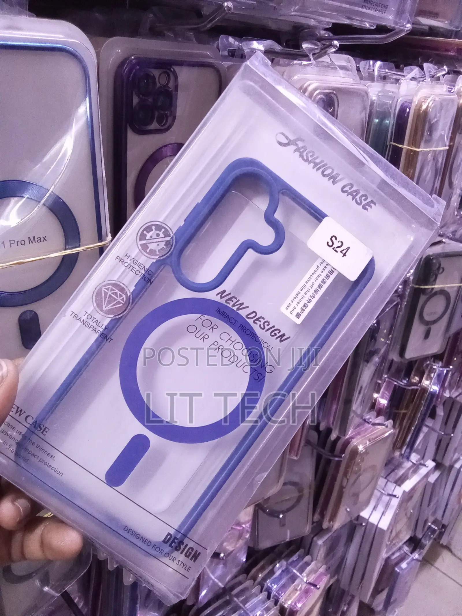 Samsung Galaxy S24 Magsafe Compatible Clear Case With Blue Edges