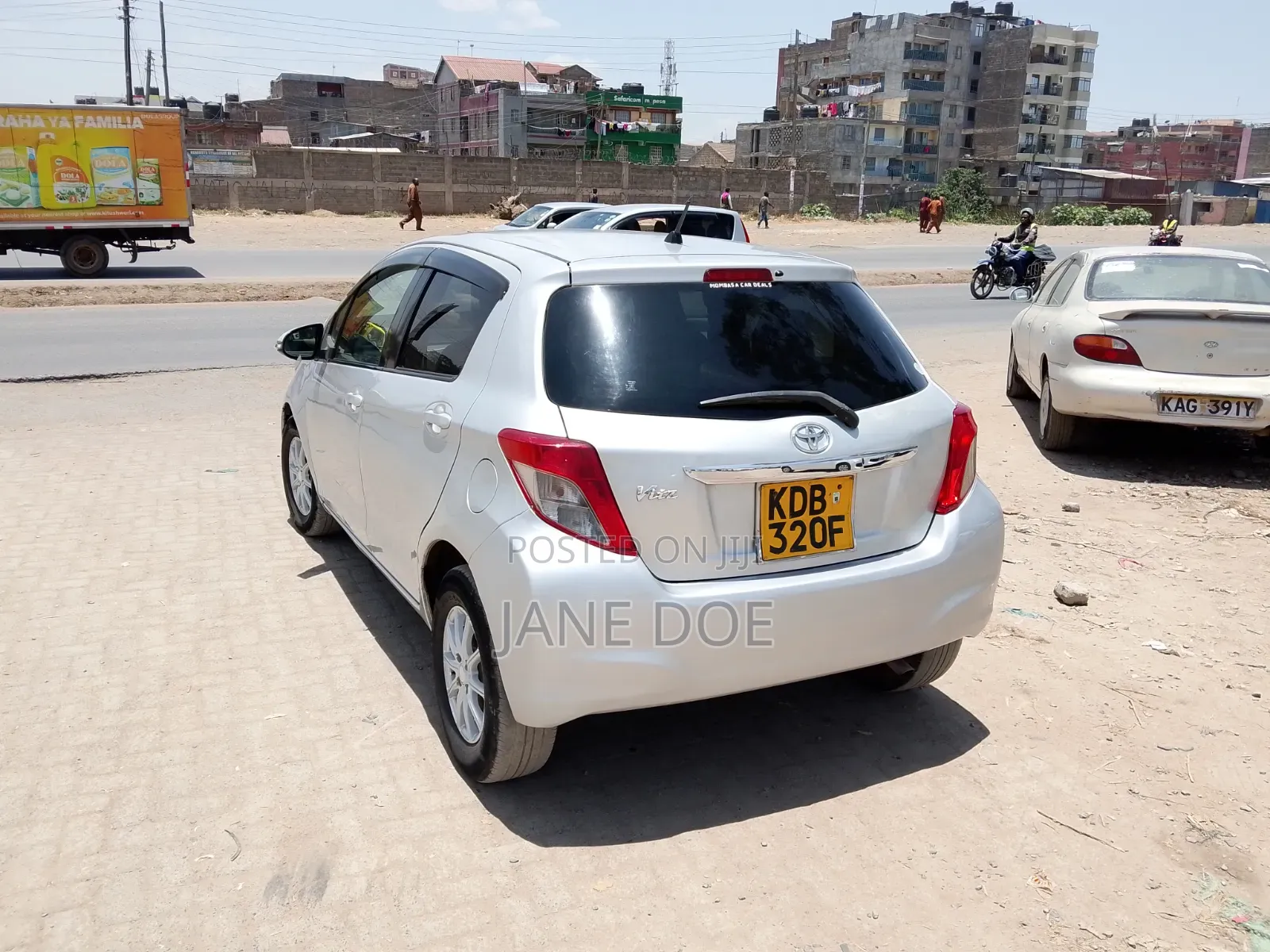 Toyota Vitz 2013 Silver