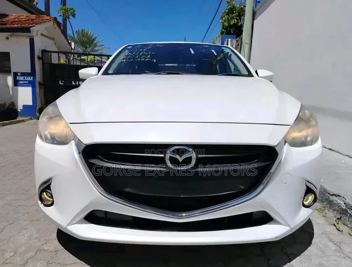 Mazda Demio 2018 White
