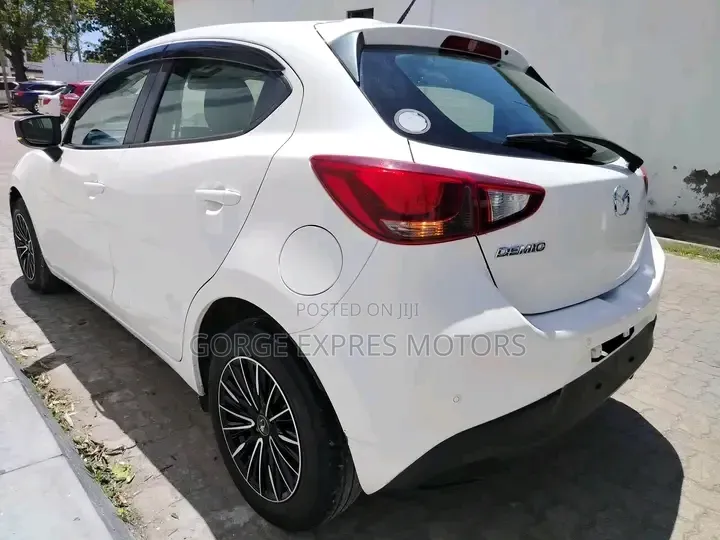 Mazda Demio 2018 White