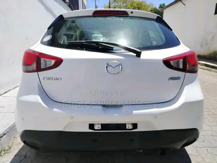 Mazda Demio 2018 White