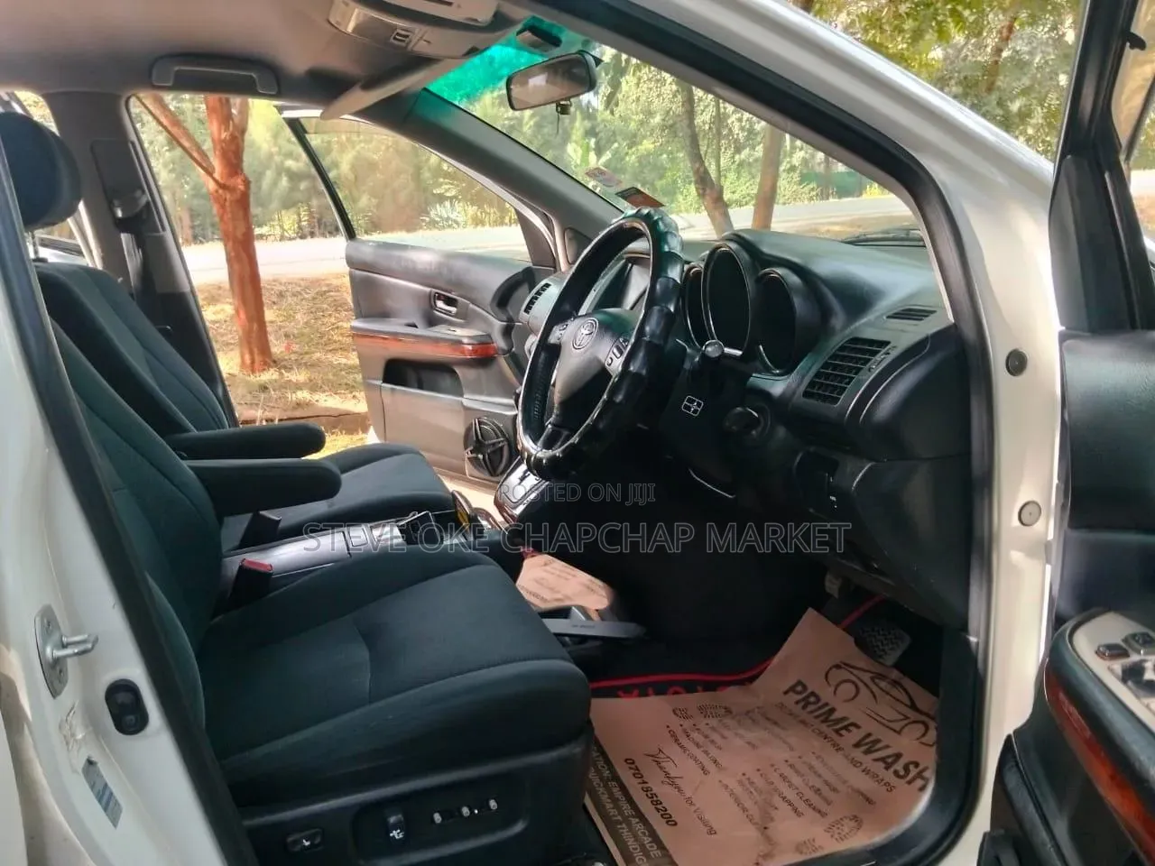 Toyota Harrier 240G 2012 White