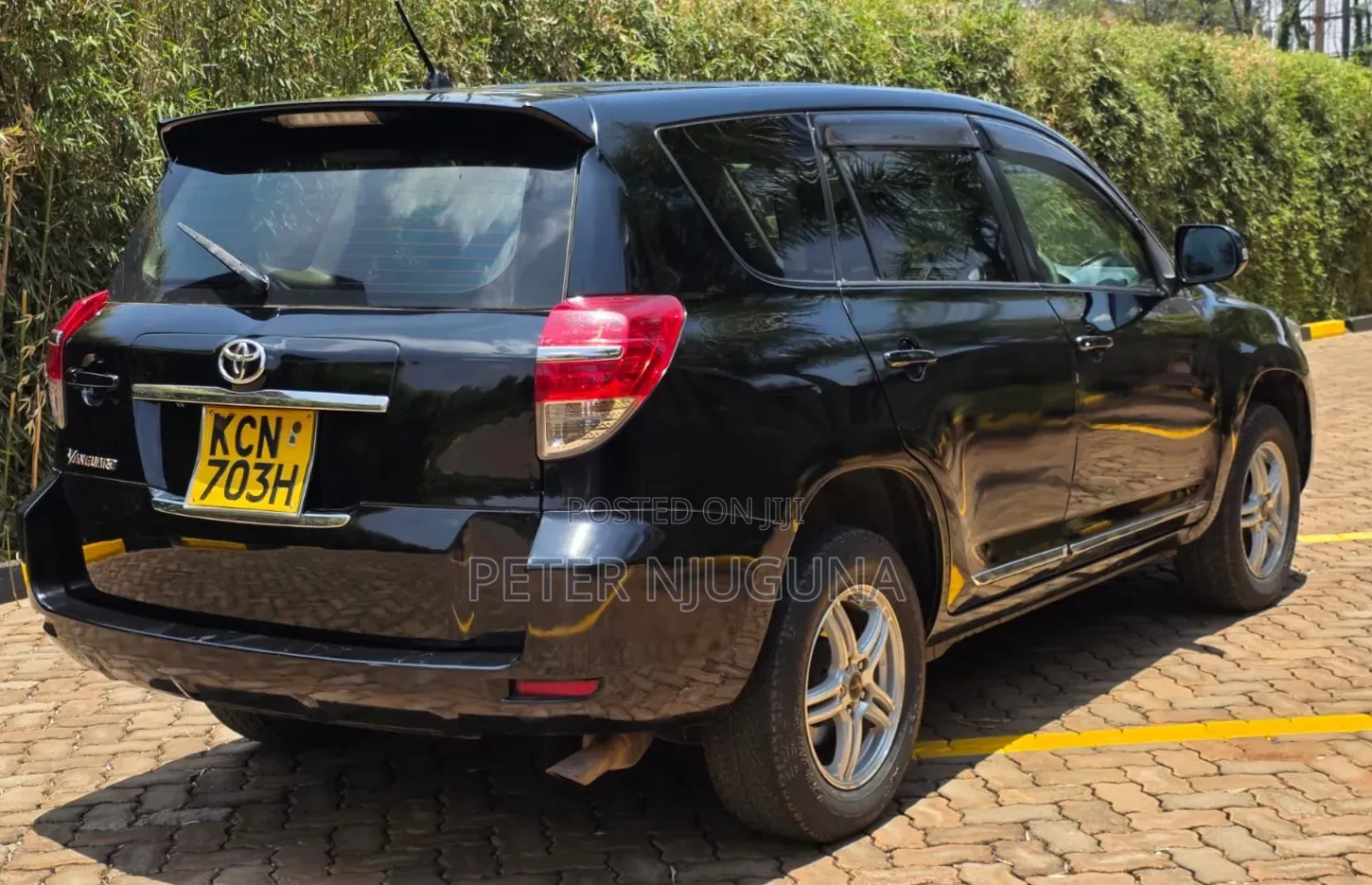 Toyota Vanguard 2010 Black