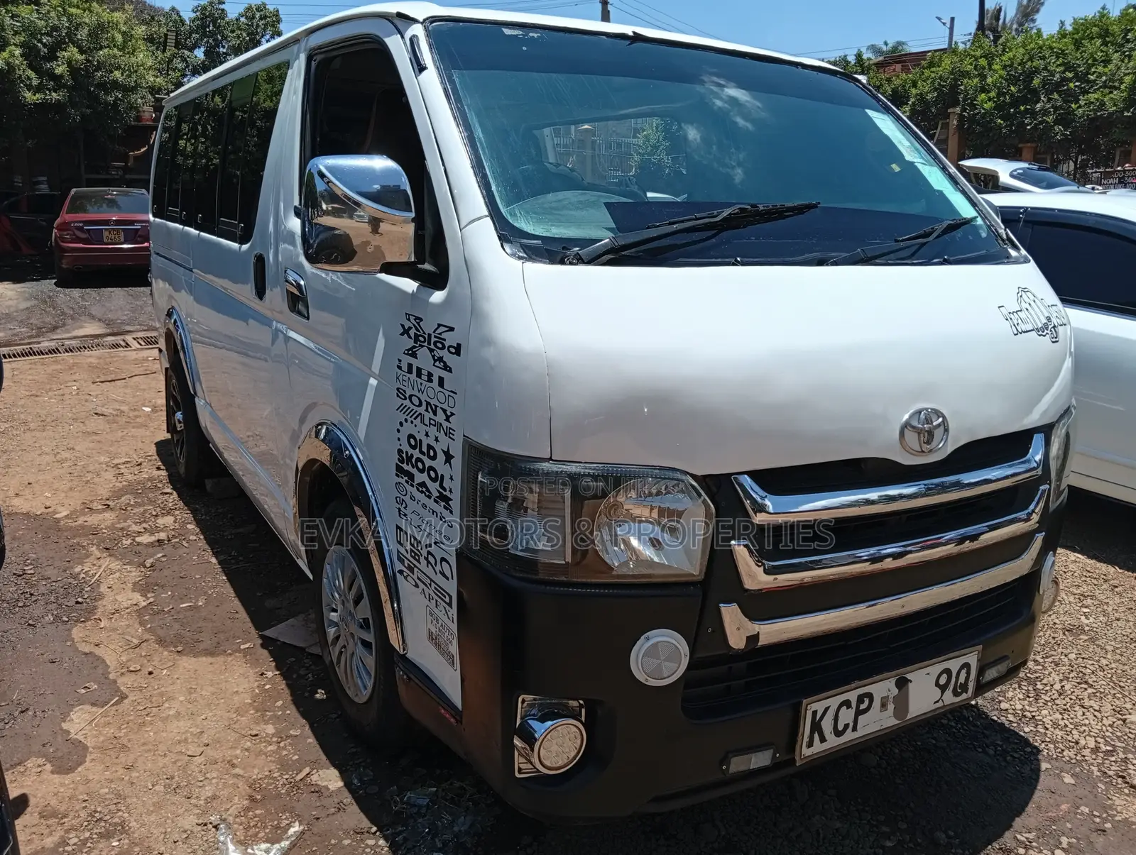 Toyota HiAce 2010 White