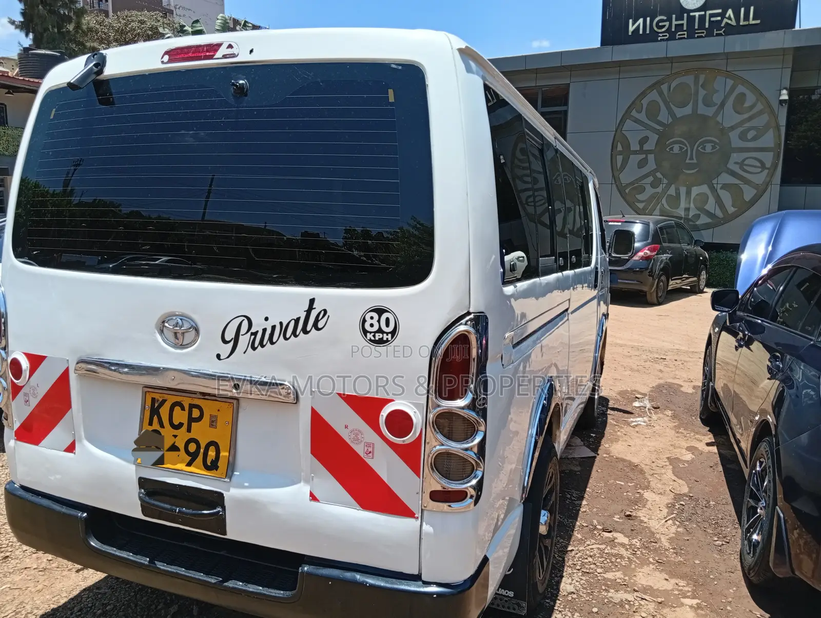 Toyota HiAce 2010 White