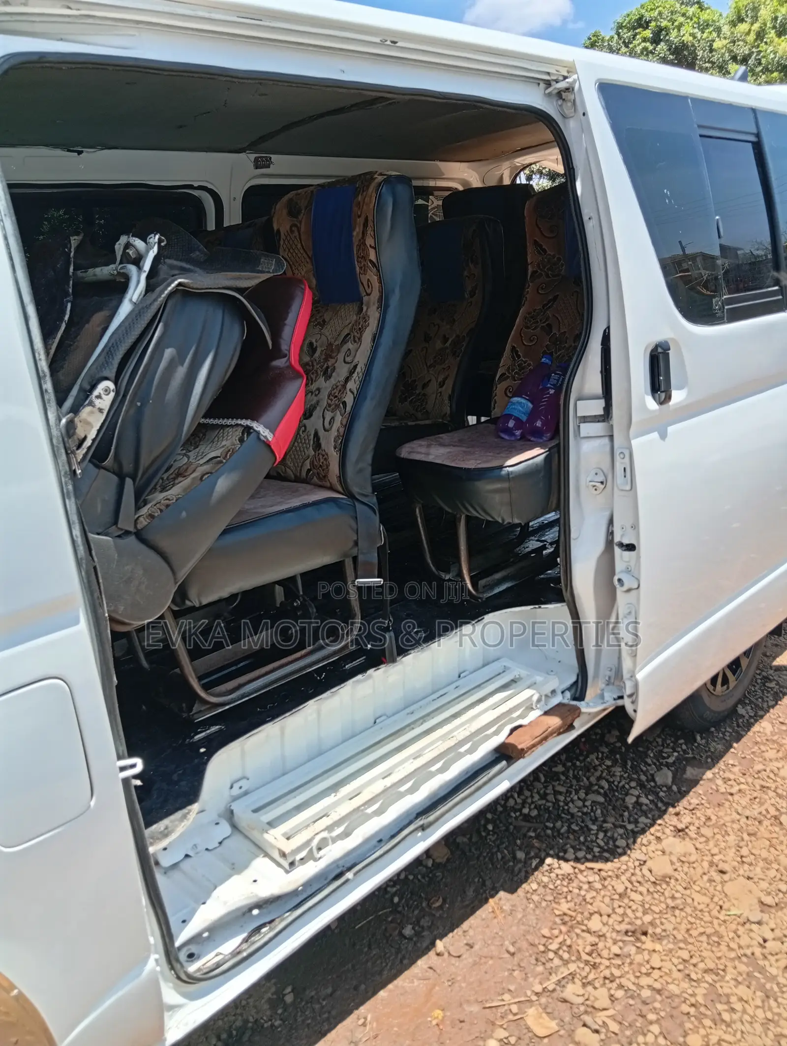 Toyota HiAce 2010 White