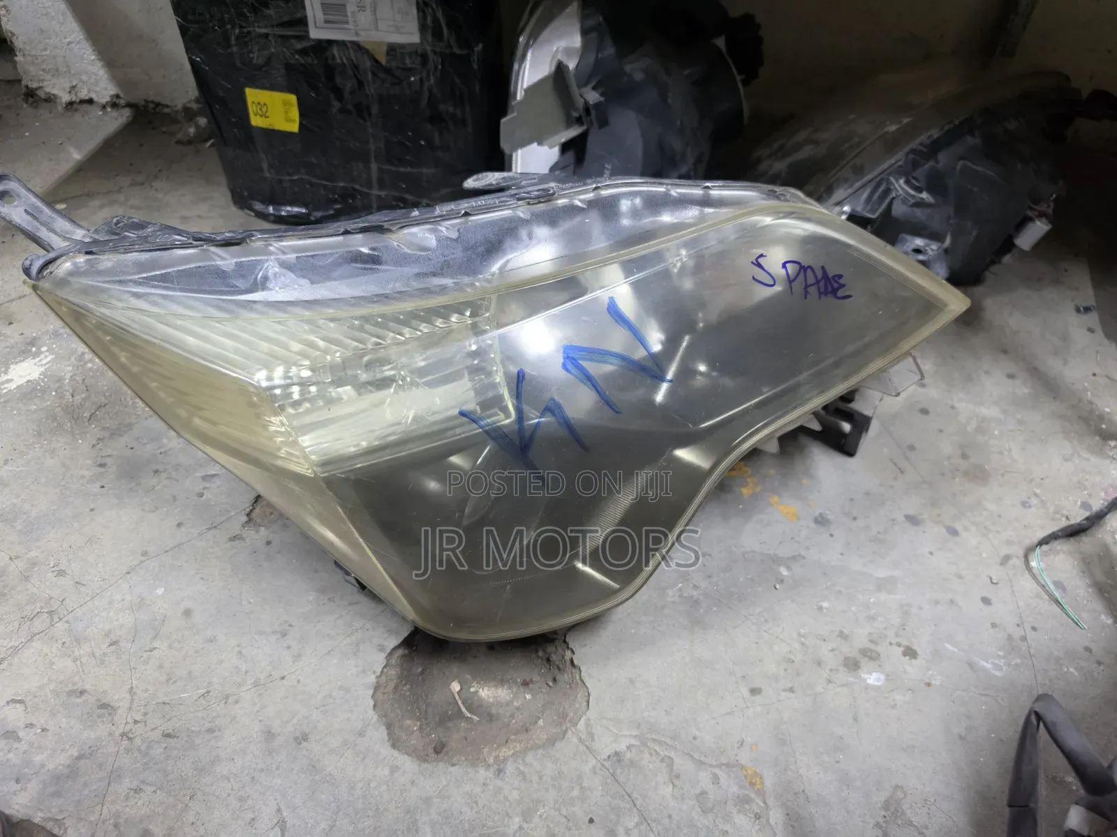 Toyota Spade 2015 Xenon