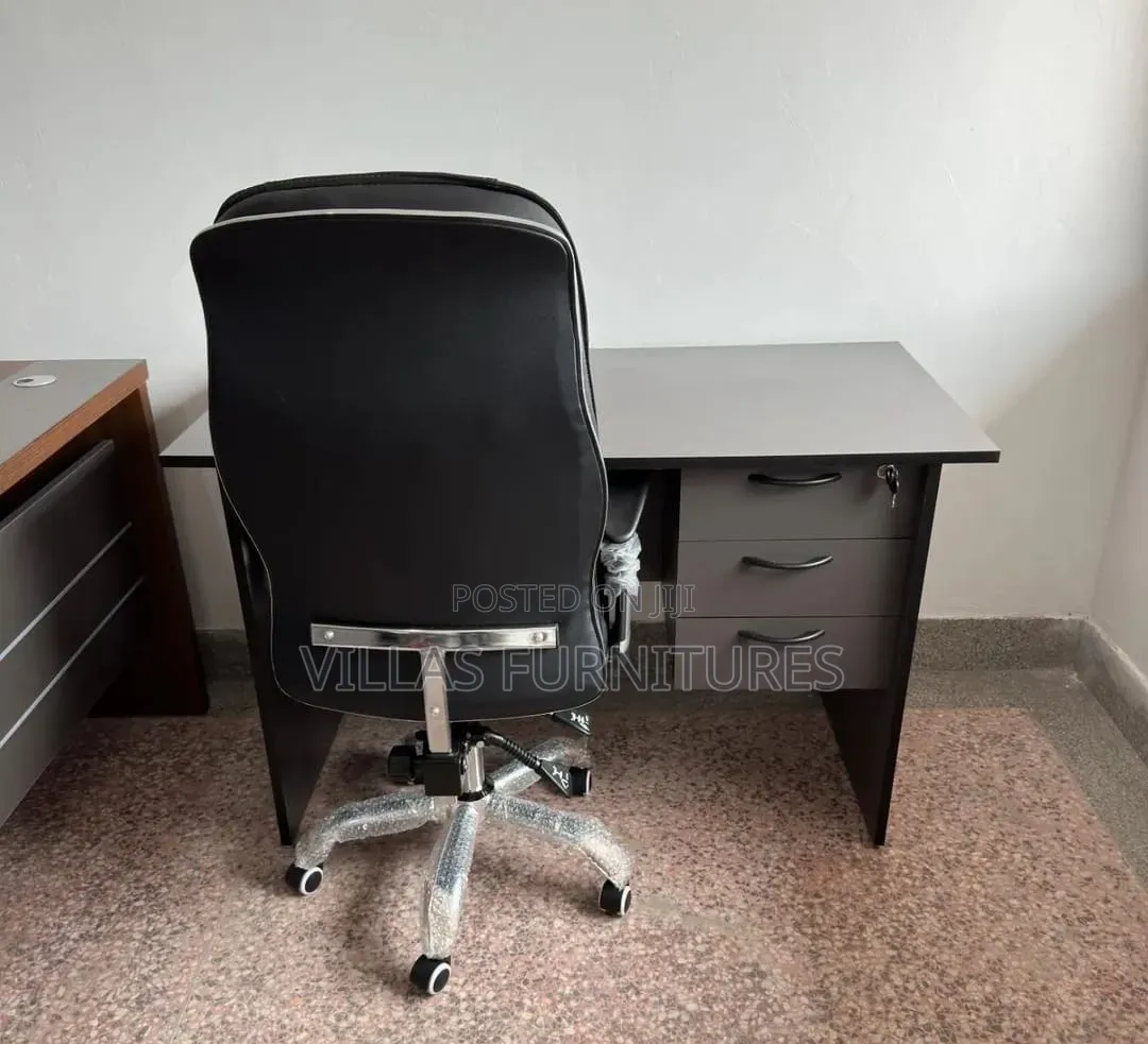 Rated Boss Office Desk and Leathered Chair