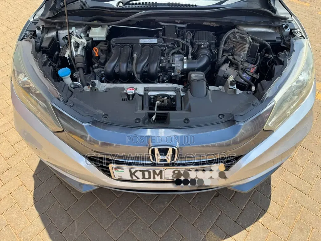 Honda Vezel 2016 Silver