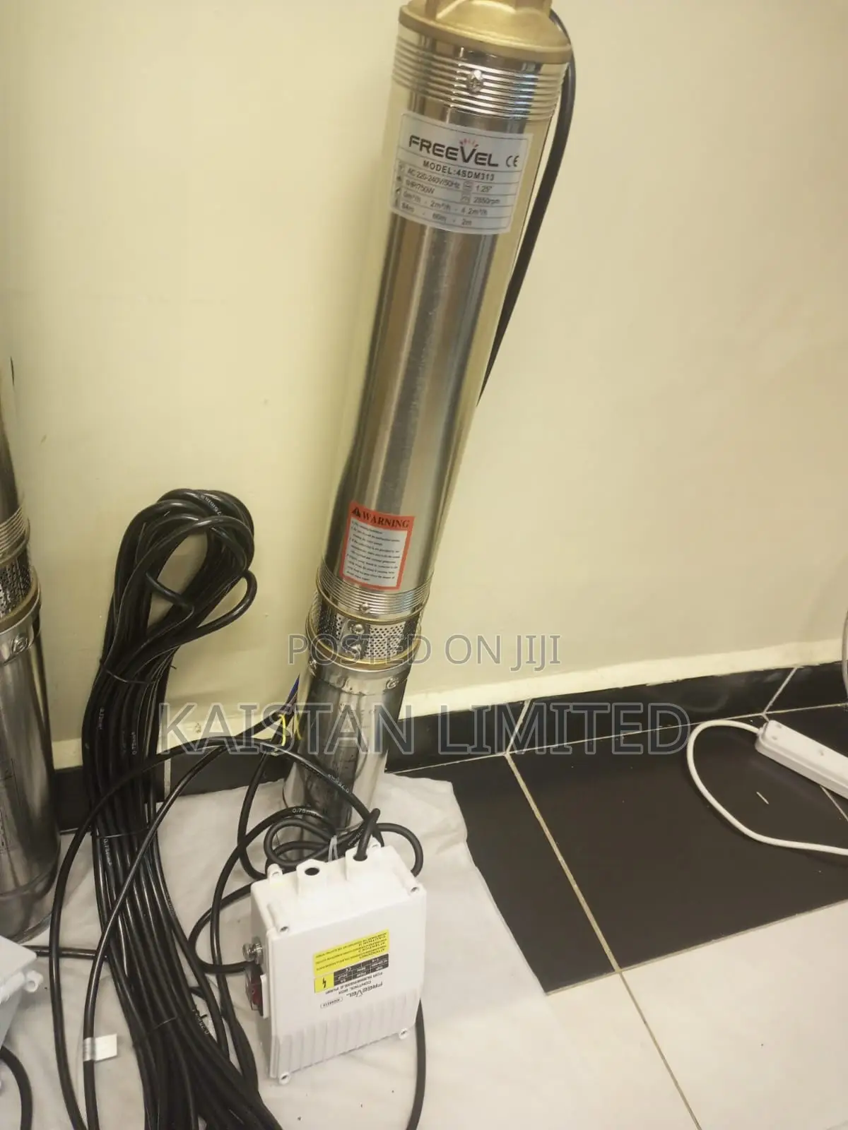 Freevel 1HP Deepwell Submersible Water Pump 84m Max Head