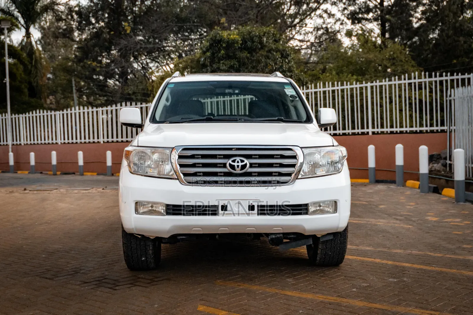 Toyota Land Cruiser 100 4.7 Executive 2008 White