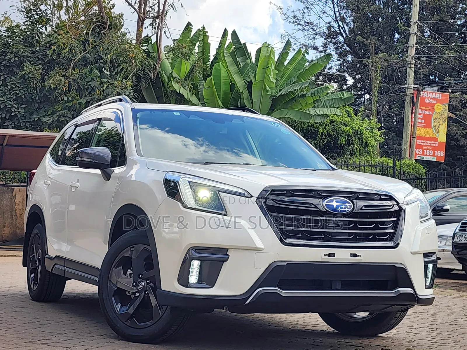 Subaru Forester Premium 2022 White