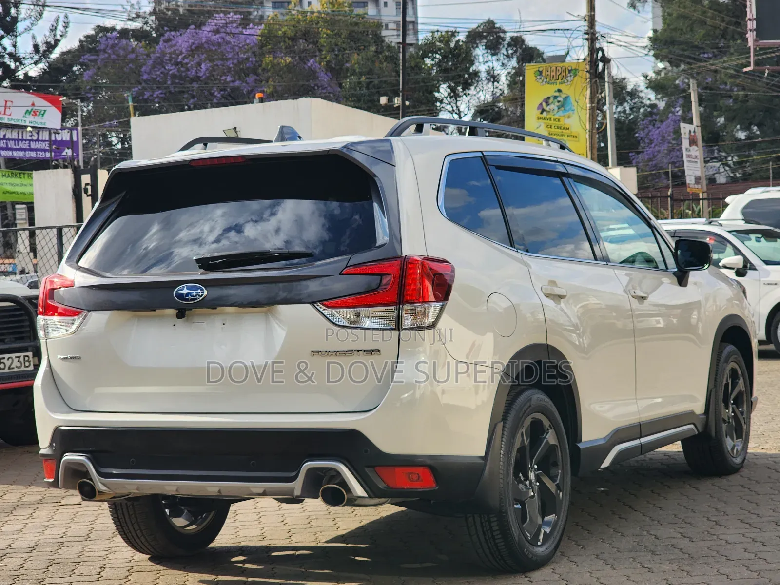 Subaru Forester Premium 2022 White