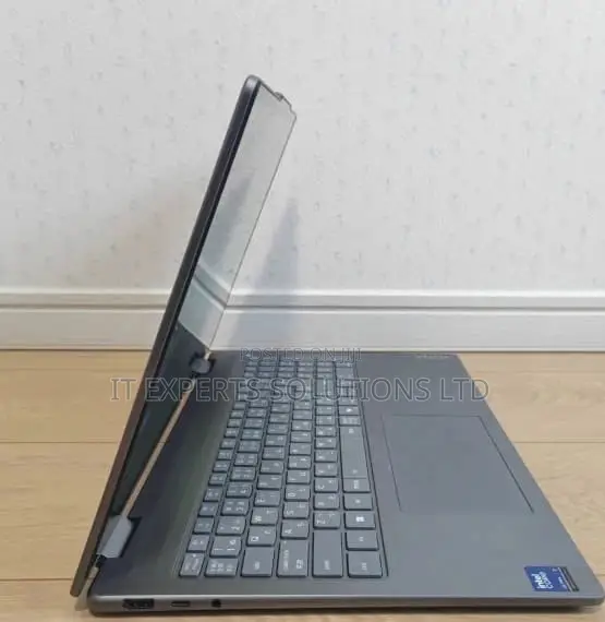 New Laptop Lenovo Yoga 7i 16GB Intel Core Ultra 7 SSD 512GB