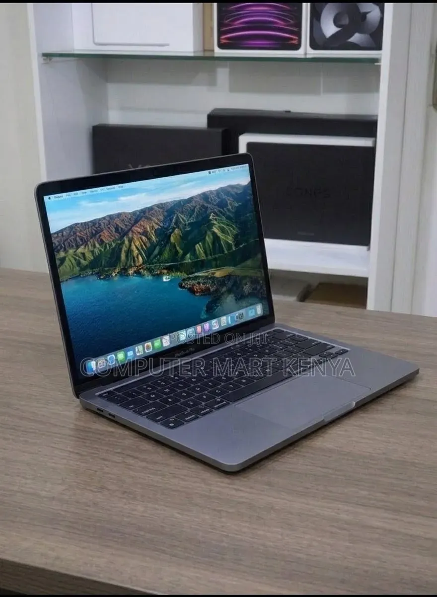 New Laptop Apple MacBook Pro 2020 M1 8GB Apple M1 Pro SSD 512GB