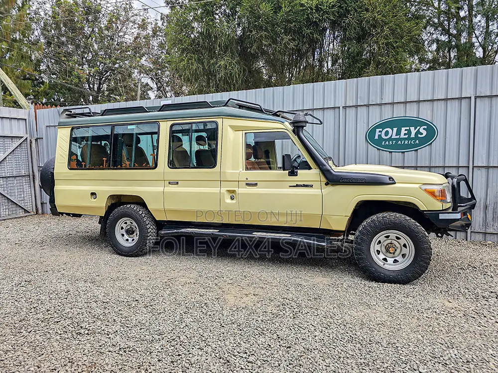 Toyota Land Cruiser 79 Series 2015 Beige