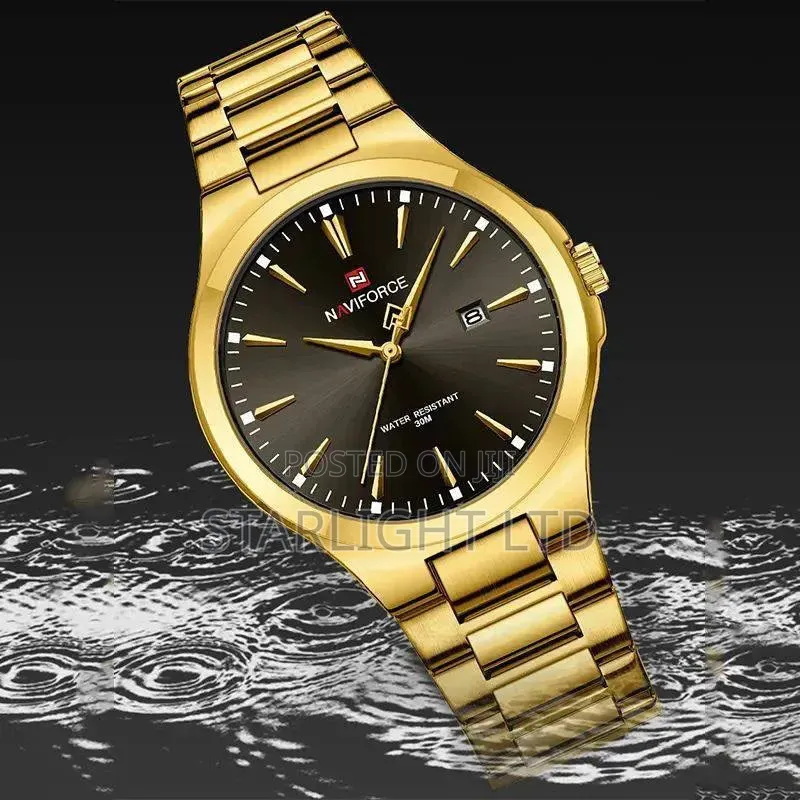 Textured Grid Dial With Auto Date